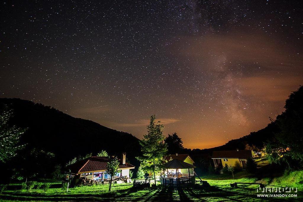 Бунгала Дара Kalofer Exterior photo